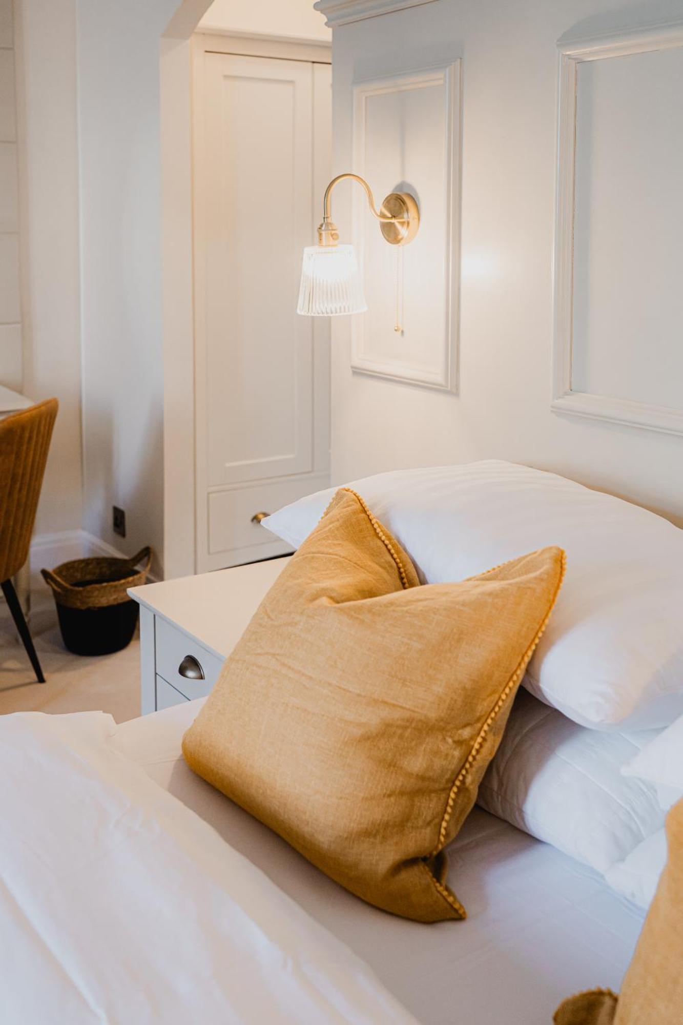 The Yorkshire Unicorn Hotel Скиптън Екстериор снимка