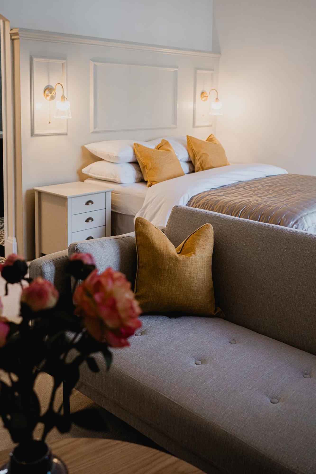 The Yorkshire Unicorn Hotel Скиптън Екстериор снимка