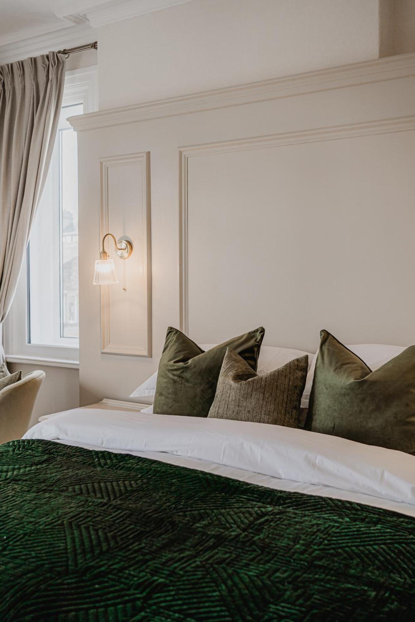 The Yorkshire Unicorn Hotel Скиптън Екстериор снимка