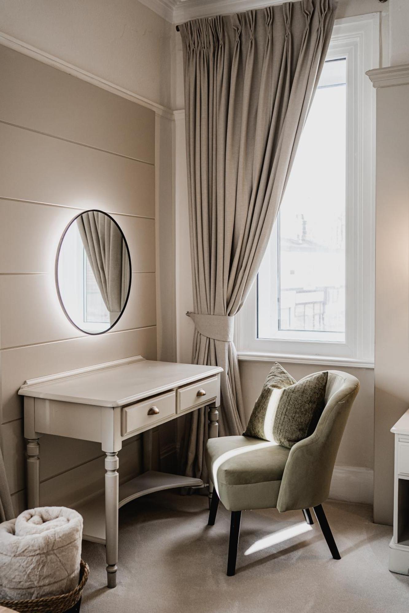 The Yorkshire Unicorn Hotel Скиптън Екстериор снимка